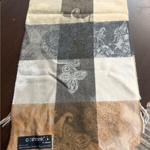 Cashmink Checkered Scarf